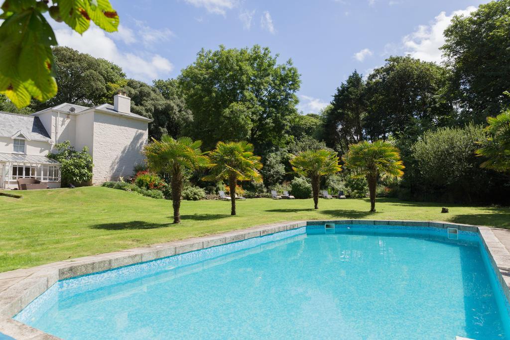 Red River Stables - Peaceful, Beautiful Grounds, Swimming Pool, Central Location For West Cornwall 캠본 외부 사진