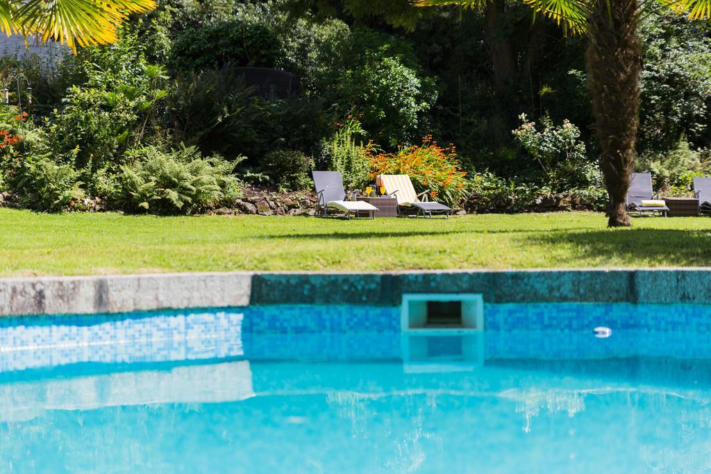 Red River Stables - Peaceful, Beautiful Grounds, Swimming Pool, Central Location For West Cornwall 캠본 외부 사진
