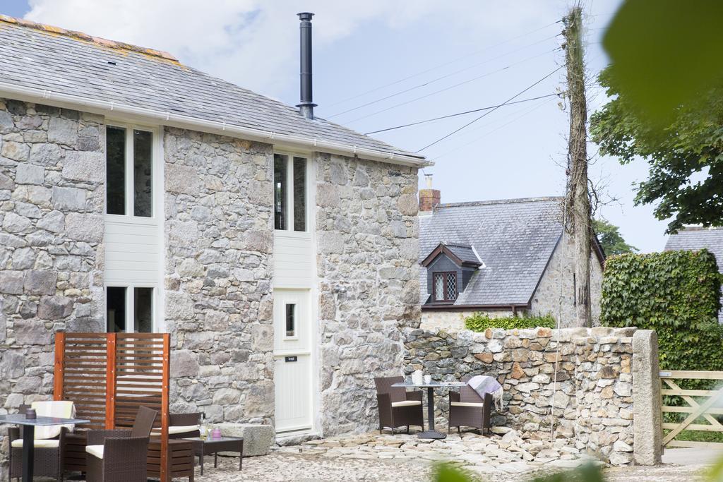 Red River Stables - Peaceful, Beautiful Grounds, Swimming Pool, Central Location For West Cornwall 캠본 외부 사진